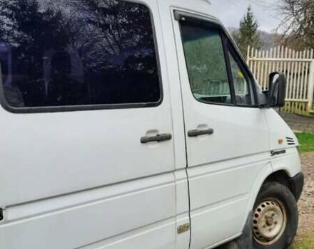 Белый Мерседес Sprinter, объемом двигателя 2.15 л и пробегом 500 тыс. км за 7600 $, фото 3 на Automoto.ua