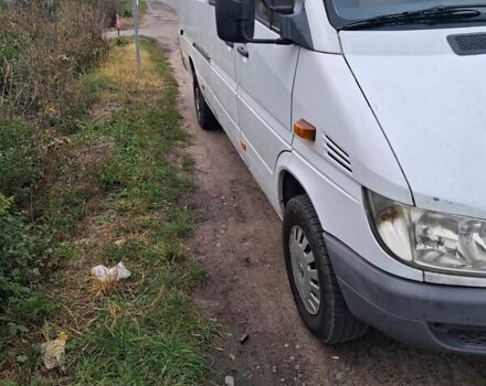 Белый Мерседес Sprinter, объемом двигателя 2.1 л и пробегом 480 тыс. км за 8500 $, фото 4 на Automoto.ua