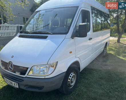 Белый Мерседес Sprinter, объемом двигателя 2.2 л и пробегом 268 тыс. км за 9900 $, фото 4 на Automoto.ua
