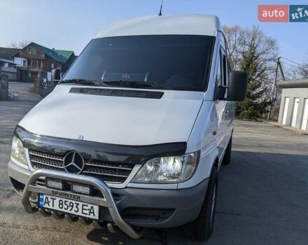 Белый Мерседес Sprinter, объемом двигателя 2.2 л и пробегом 690 тыс. км за 10700 $, фото 1 на Automoto.ua