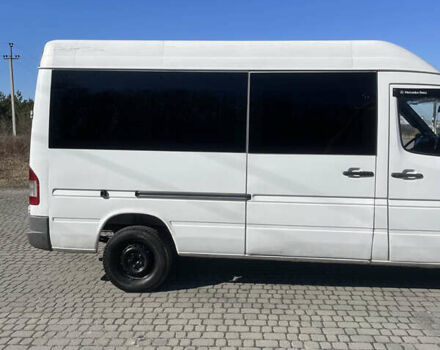 Белый Мерседес Sprinter, объемом двигателя 2.2 л и пробегом 573 тыс. км за 6500 $, фото 2 на Automoto.ua