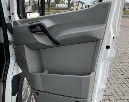 Белый Мерседес Sprinter, объемом двигателя 2.15 л и пробегом 472 тыс. км за 11499 $, фото 9 на Automoto.ua