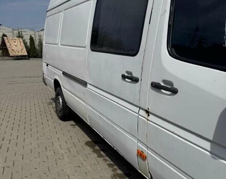 Белый Мерседес Sprinter, объемом двигателя 2.7 л и пробегом 530 тыс. км за 8000 $, фото 3 на Automoto.ua