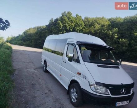 Белый Мерседес Sprinter, объемом двигателя 2.1 л и пробегом 530 тыс. км за 11800 $, фото 2 на Automoto.ua