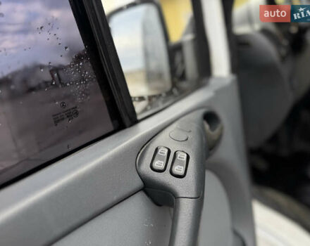 Белый Мерседес Sprinter, объемом двигателя 2.7 л и пробегом 450 тыс. км за 9700 $, фото 29 на Automoto.ua