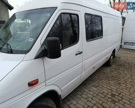 Белый Мерседес Sprinter, объемом двигателя 0 л и пробегом 500 тыс. км за 11200 $, фото 5 на Automoto.ua