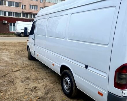 Белый Мерседес Sprinter, объемом двигателя 2.1 л и пробегом 327 тыс. км за 13270 $, фото 5 на Automoto.ua