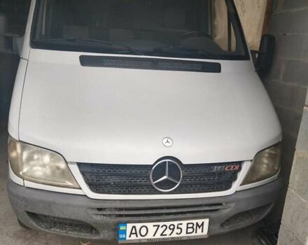 Белый Мерседес Sprinter, объемом двигателя 2.2 л и пробегом 299 тыс. км за 7100 $, фото 3 на Automoto.ua