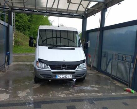 Белый Мерседес Sprinter, объемом двигателя 2.69 л и пробегом 350 тыс. км за 8000 $, фото 1 на Automoto.ua