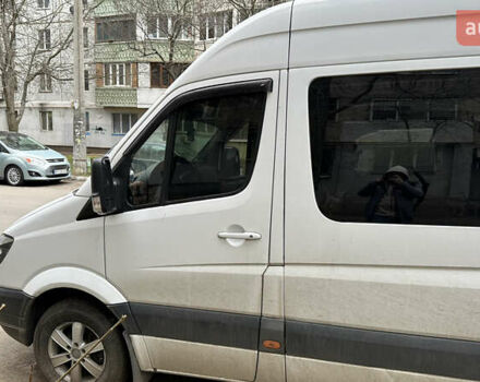 Белый Мерседес Sprinter, объемом двигателя 2.2 л и пробегом 335 тыс. км за 10500 $, фото 3 на Automoto.ua