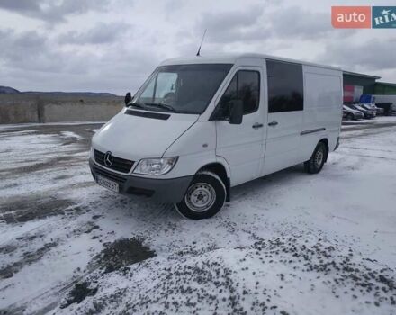Белый Мерседес Sprinter, объемом двигателя 0 л и пробегом 700 тыс. км за 10000 $, фото 3 на Automoto.ua