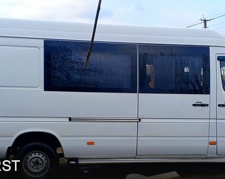 Белый Мерседес Sprinter, объемом двигателя 2.1 л и пробегом 529 тыс. км за 11200 $, фото 1 на Automoto.ua