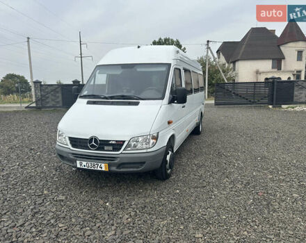 Белый Мерседес Sprinter, объемом двигателя 2.7 л и пробегом 102 тыс. км за 24700 $, фото 4 на Automoto.ua