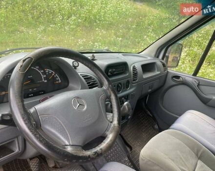 Белый Мерседес Sprinter, объемом двигателя 2.2 л и пробегом 350 тыс. км за 8000 $, фото 3 на Automoto.ua