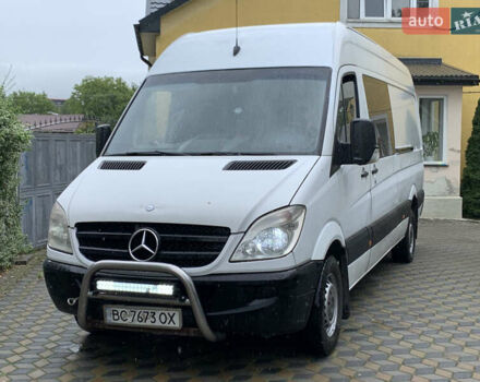 Белый Мерседес Sprinter, объемом двигателя 2.15 л и пробегом 357 тыс. км за 10999 $, фото 1 на Automoto.ua