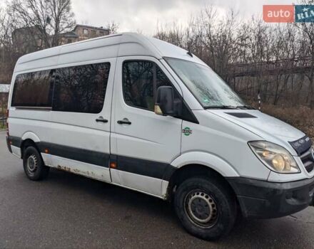 Белый Мерседес Sprinter, объемом двигателя 2.1 л и пробегом 570 тыс. км за 8500 $, фото 2 на Automoto.ua