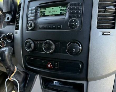 Белый Мерседес Sprinter, объемом двигателя 2.2 л и пробегом 240 тыс. км за 15000 $, фото 13 на Automoto.ua