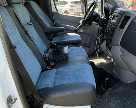 Белый Мерседес Sprinter, объемом двигателя 2.2 л и пробегом 240 тыс. км за 15000 $, фото 17 на Automoto.ua