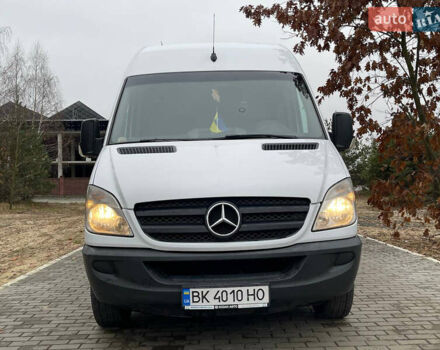 Білий Мерседес Sprinter, об'ємом двигуна 2.15 л та пробігом 700 тис. км за 13000 $, фото 1 на Automoto.ua