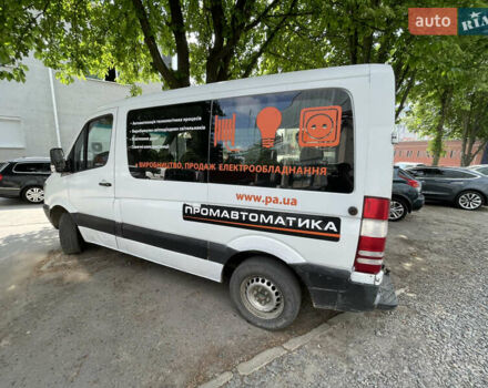 Белый Мерседес Sprinter, объемом двигателя 2.15 л и пробегом 555 тыс. км за 7800 $, фото 4 на Automoto.ua