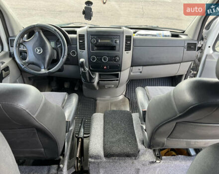 Белый Мерседес Sprinter, объемом двигателя 2.2 л и пробегом 240 тыс. км за 14200 $, фото 7 на Automoto.ua