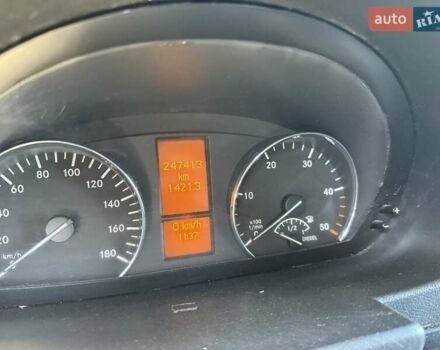Белый Мерседес Sprinter, объемом двигателя 2.2 л и пробегом 240 тыс. км за 15000 $, фото 18 на Automoto.ua