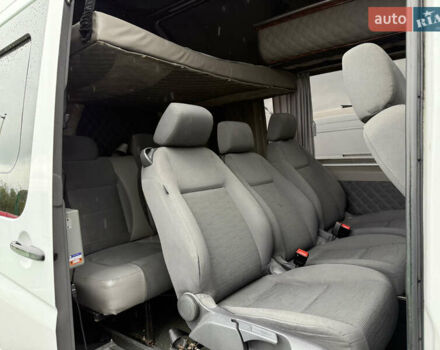 Белый Мерседес Sprinter, объемом двигателя 3 л и пробегом 700 тыс. км за 20488 $, фото 20 на Automoto.ua