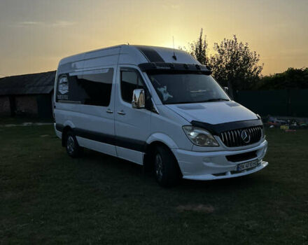 Белый Мерседес Sprinter, объемом двигателя 2.1 л и пробегом 320 тыс. км за 13200 $, фото 2 на Automoto.ua