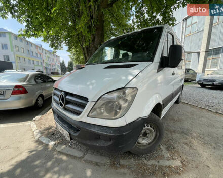 Белый Мерседес Sprinter, объемом двигателя 2.15 л и пробегом 555 тыс. км за 7800 $, фото 2 на Automoto.ua