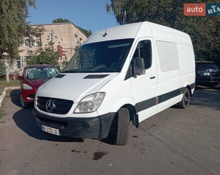 Белый Мерседес Sprinter, объемом двигателя 2.1 л и пробегом 356 тыс. км за 11500 $, фото 2 на Automoto.ua