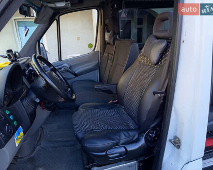 Белый Мерседес Sprinter, объемом двигателя 2.15 л и пробегом 357 тыс. км за 10999 $, фото 10 на Automoto.ua