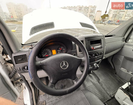 Белый Мерседес Sprinter, объемом двигателя 2.15 л и пробегом 384 тыс. км за 7800 $, фото 2 на Automoto.ua