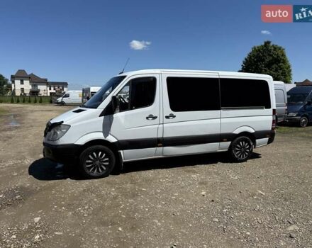 Белый Мерседес Sprinter, объемом двигателя 2.2 л и пробегом 240 тыс. км за 15000 $, фото 3 на Automoto.ua