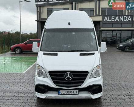 Белый Мерседес Sprinter, объемом двигателя 3 л и пробегом 700 тыс. км за 20488 $, фото 2 на Automoto.ua
