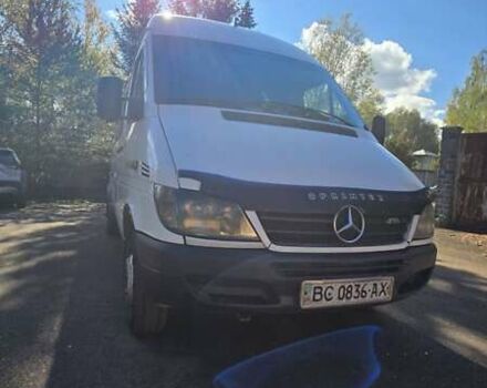 Белый Мерседес Sprinter, объемом двигателя 2.7 л и пробегом 500 тыс. км за 10799 $, фото 3 на Automoto.ua
