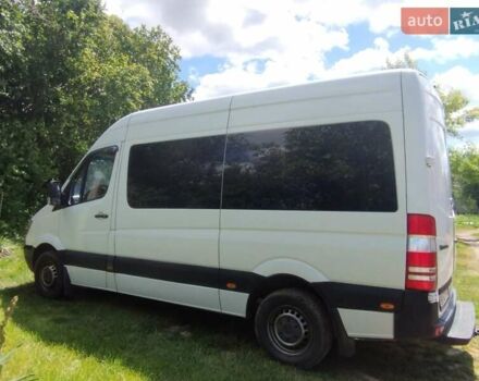 Белый Мерседес Sprinter, объемом двигателя 2.1 л и пробегом 704 тыс. км за 11950 $, фото 2 на Automoto.ua