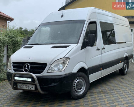 Белый Мерседес Sprinter, объемом двигателя 2.15 л и пробегом 357 тыс. км за 10999 $, фото 2 на Automoto.ua