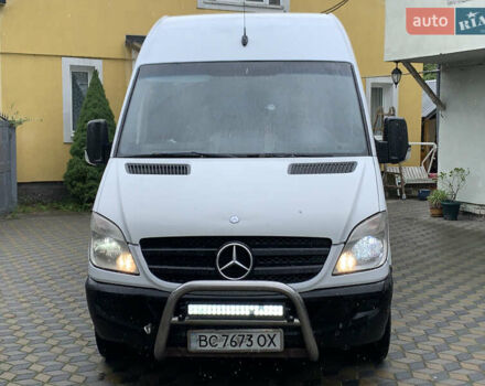Белый Мерседес Sprinter, объемом двигателя 2.15 л и пробегом 357 тыс. км за 10999 $, фото 4 на Automoto.ua