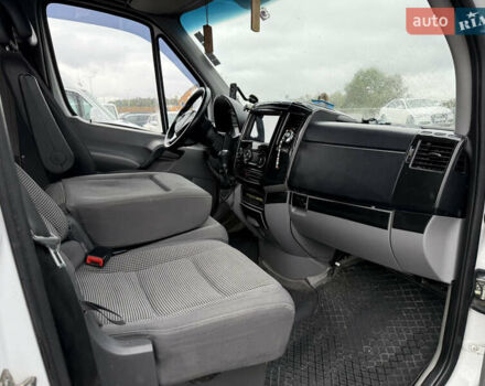 Белый Мерседес Sprinter, объемом двигателя 3 л и пробегом 700 тыс. км за 20488 $, фото 18 на Automoto.ua