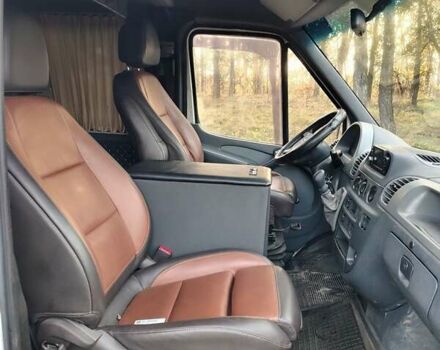Белый Мерседес Sprinter, объемом двигателя 2.2 л и пробегом 460 тыс. км за 14000 $, фото 5 на Automoto.ua