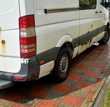 Белый Мерседес Sprinter, объемом двигателя 2.1 л и пробегом 417 тыс. км за 9300 $, фото 3 на Automoto.ua
