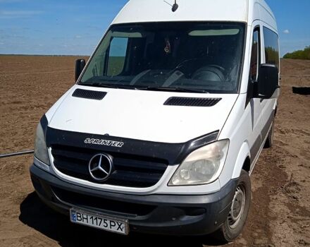 Белый Мерседес Sprinter, объемом двигателя 2.1 л и пробегом 250 тыс. км за 10000 $, фото 2 на Automoto.ua