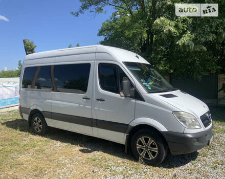 Белый Мерседес Sprinter, объемом двигателя 2.2 л и пробегом 357 тыс. км за 15500 $, фото 2 на Automoto.ua