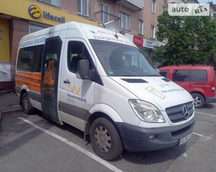 Белый Мерседес Sprinter, объемом двигателя 2.1 л и пробегом 350 тыс. км за 11700 $, фото 2 на Automoto.ua