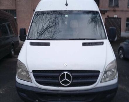 Белый Мерседес Sprinter, объемом двигателя 2.15 л и пробегом 350 тыс. км за 11500 $, фото 2 на Automoto.ua
