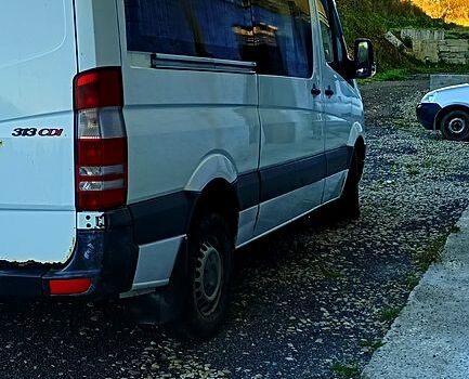 Белый Мерседес Sprinter, объемом двигателя 2.1 л и пробегом 490 тыс. км за 9800 $, фото 3 на Automoto.ua