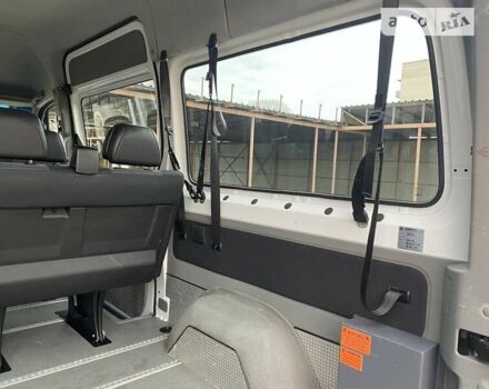 Белый Мерседес Sprinter, объемом двигателя 2.15 л и пробегом 300 тыс. км за 18999 $, фото 17 на Automoto.ua