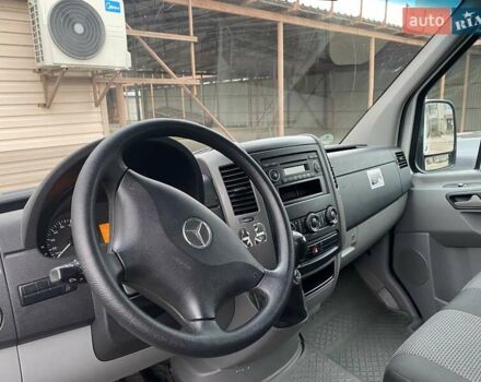 Белый Мерседес Sprinter, объемом двигателя 2.15 л и пробегом 300 тыс. км за 18999 $, фото 8 на Automoto.ua