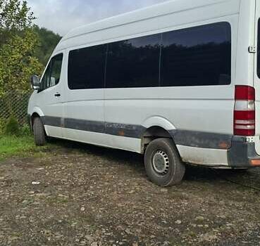 Белый Мерседес Sprinter, объемом двигателя 2.15 л и пробегом 748 тыс. км за 9500 $, фото 3 на Automoto.ua