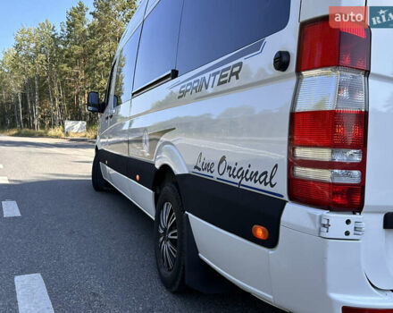Белый Мерседес Sprinter, объемом двигателя 3.22 л и пробегом 600 тыс. км за 15500 $, фото 11 на Automoto.ua